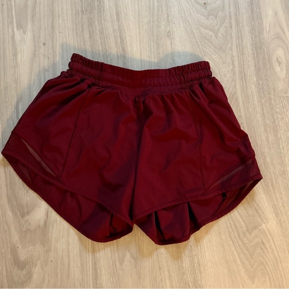 Lululemon Hotty Hot Shorts II Long 4” Deep Rouge Size 4 – Rare Retired Color - Picture 7 of 9
